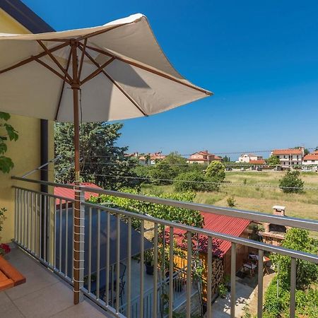 Apartment Nensi โปเรช ภายนอก รูปภาพ