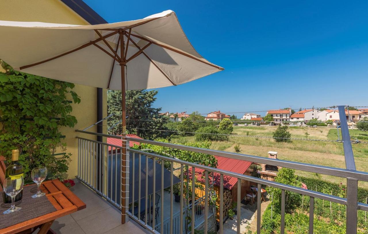 Apartment Nensi โปเรช ภายนอก รูปภาพ