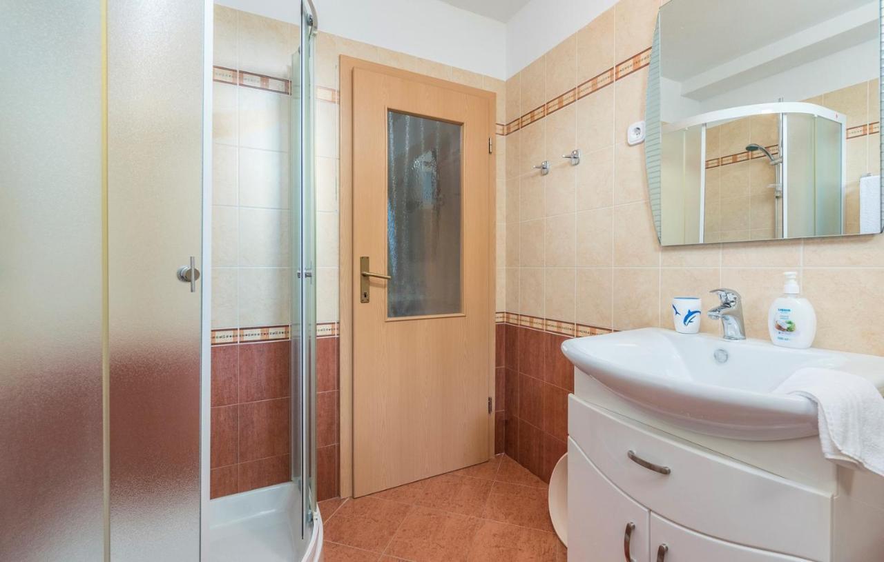 Apartment Nensi โปเรช ภายนอก รูปภาพ
